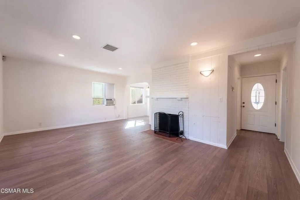 22125 Costanso Street, Woodland Hills, California 91364 home-pic-6