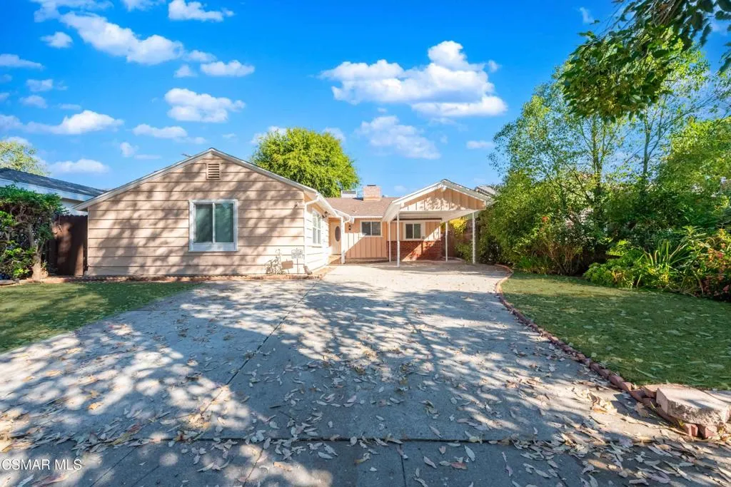 22125 Costanso Street, Woodland Hills, California 91364 home-pic-2