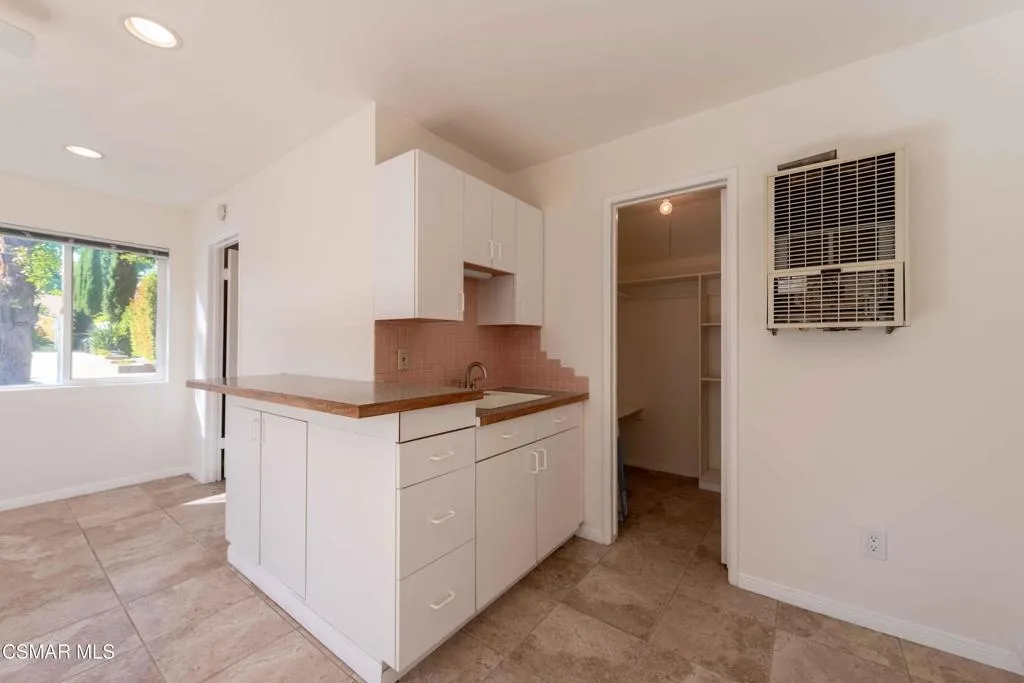22125 Costanso Street, Woodland Hills, California 91364 home-pic-25