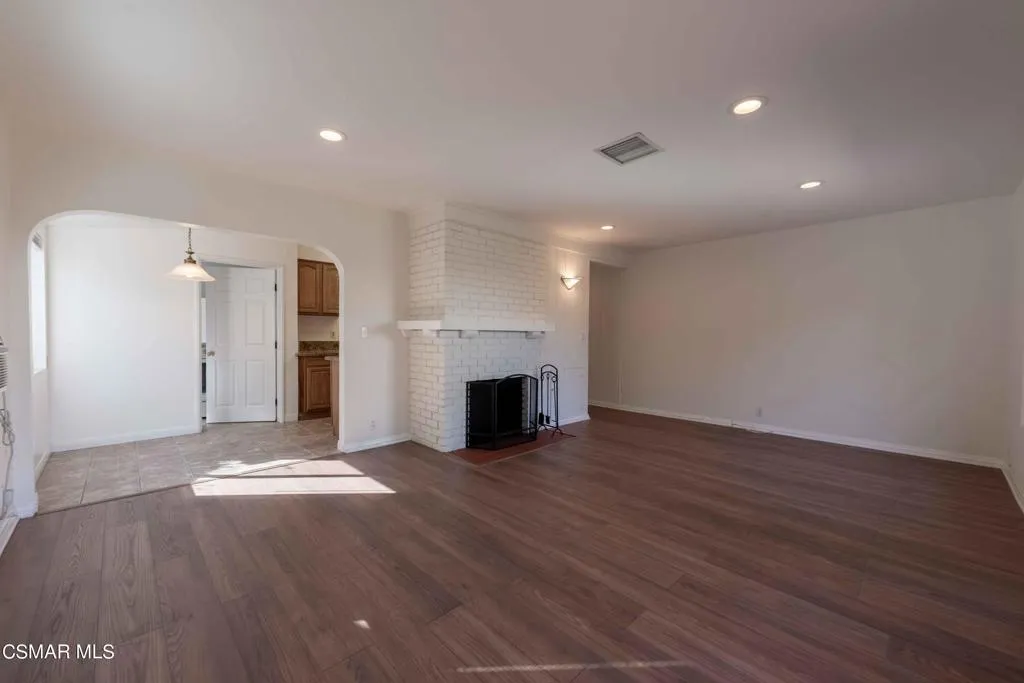 22125 Costanso Street, Woodland Hills, California 91364 home-pic-7
