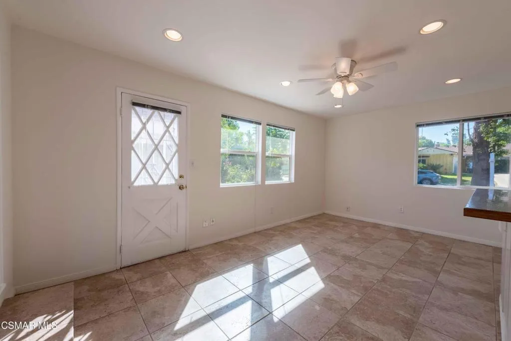 22125 Costanso Street, Woodland Hills, California 91364 home-pic-22