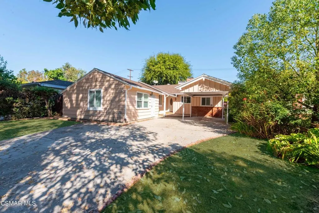 22125 Costanso Street, Woodland Hills, California 91364 home-pic-0