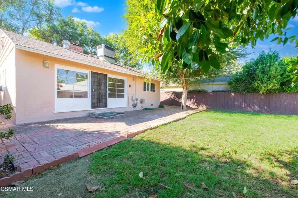 22125 Costanso Street, Woodland Hills, California 91364 home-pic-30