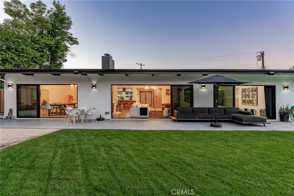 5700 El Canon Avenue, Woodland Hills, California 91367 home-pic-43