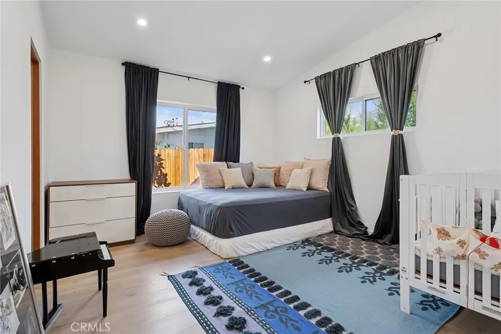 5700 El Canon Avenue, Woodland Hills, California 91367 home-pic-30