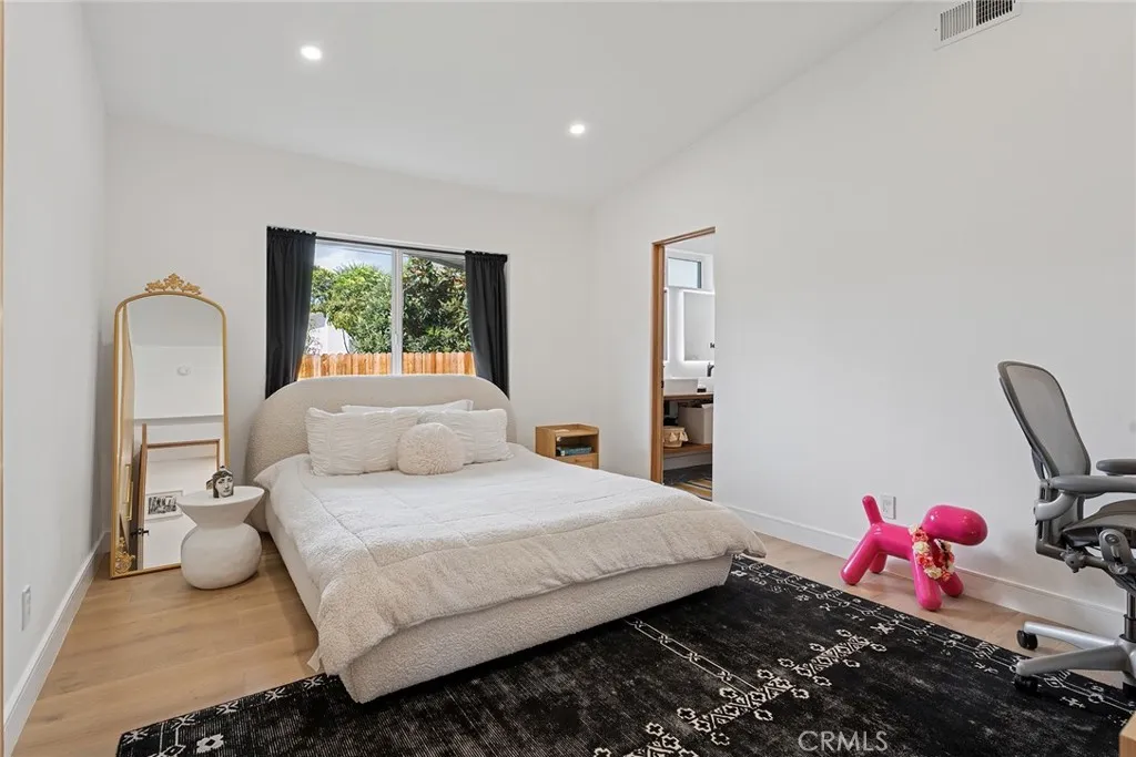 5700 El Canon Avenue, Woodland Hills, California 91367 home-pic-26