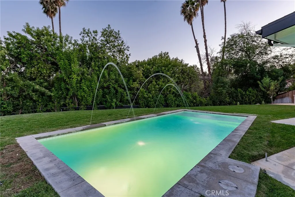 5700 El Canon Avenue, Woodland Hills, California 91367 home-pic-47
