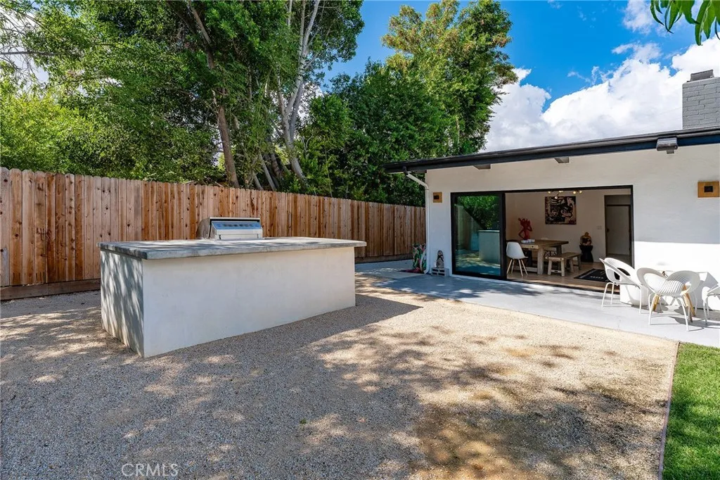 5700 El Canon Avenue, Woodland Hills, California 91367 home-pic-37