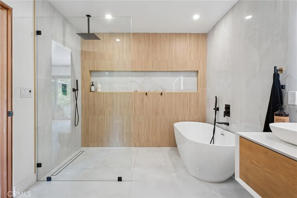 5700 El Canon Avenue, Woodland Hills, California 91367 home-pic-24