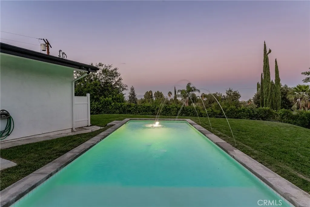 5700 El Canon Avenue, Woodland Hills, California 91367 home-pic-45