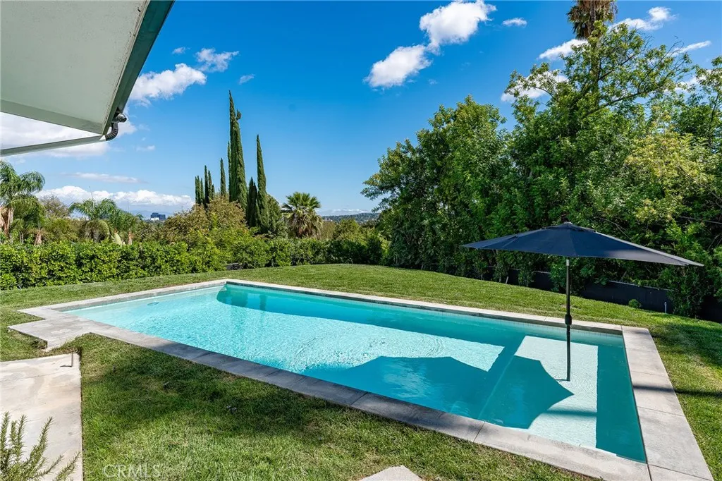 5700 El Canon Avenue, Woodland Hills, California 91367 home-pic-35