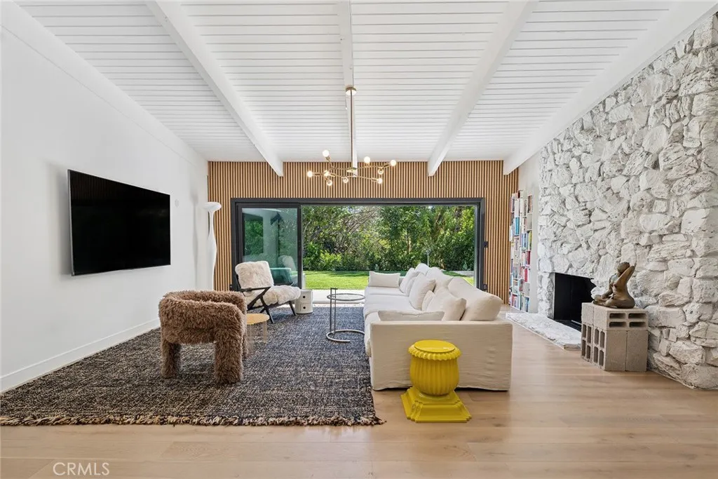 5700 El Canon Avenue, Woodland Hills, California 91367 home-pic-6