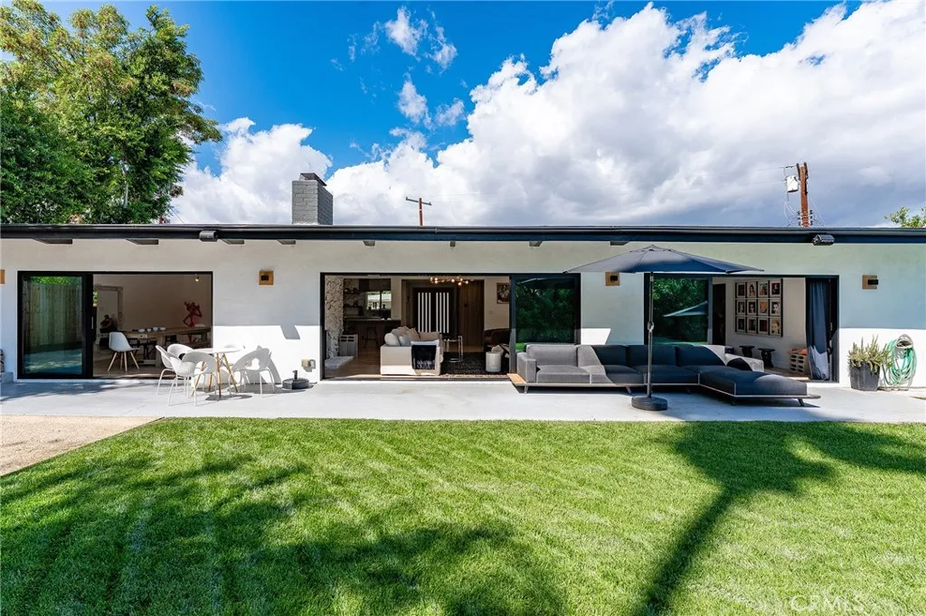 5700 El Canon Avenue, Woodland Hills, California 91367 home-pic-42
