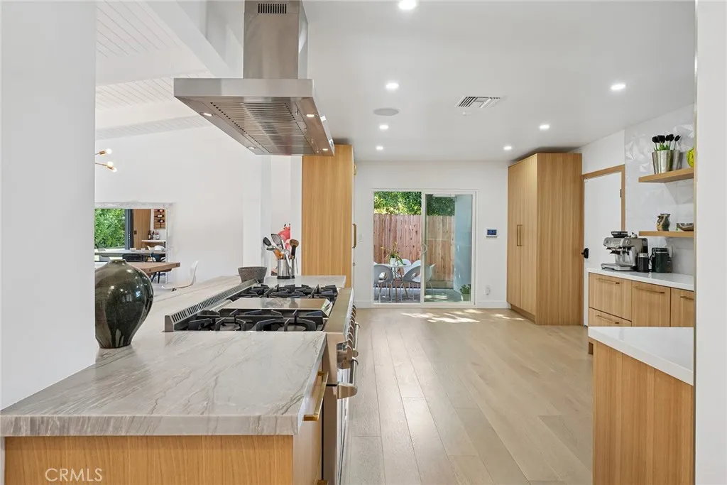 5700 El Canon Avenue, Woodland Hills, California 91367 home-pic-14