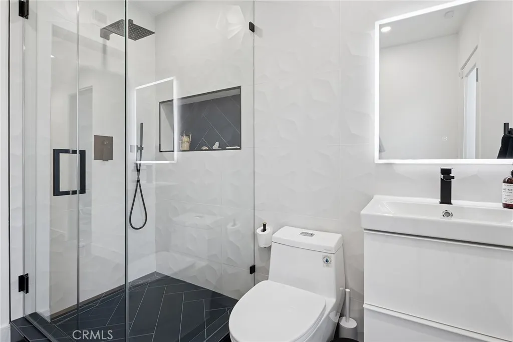 5700 El Canon Avenue, Woodland Hills, California 91367 home-pic-32