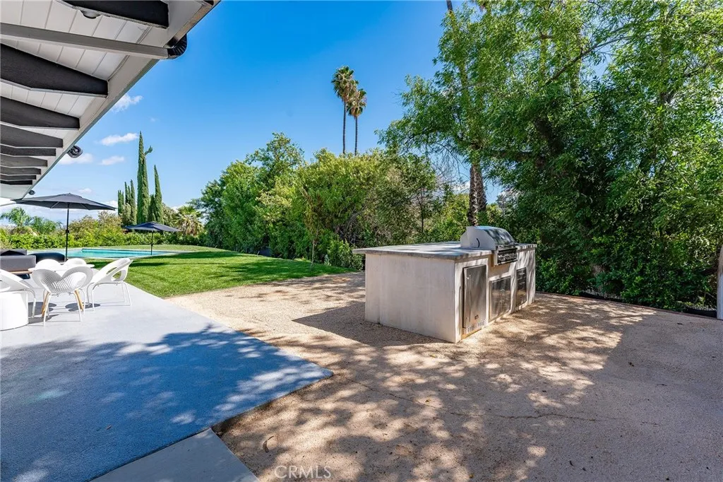 5700 El Canon Avenue, Woodland Hills, California 91367 home-pic-38