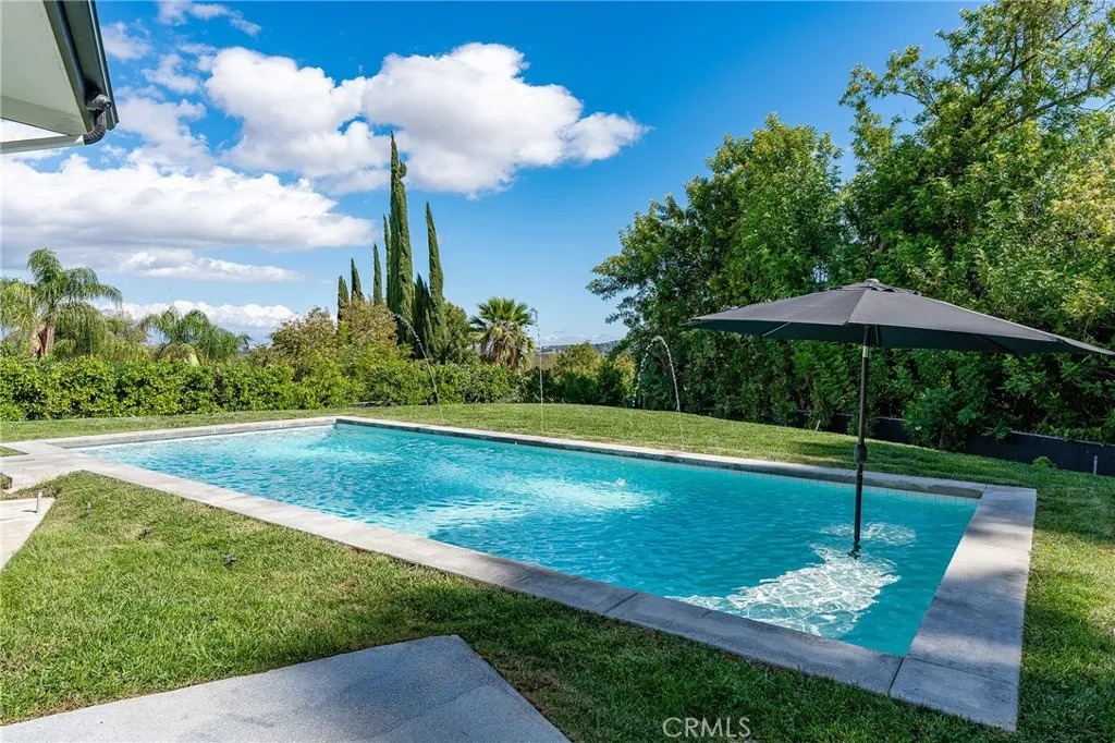 5700 El Canon Avenue, Woodland Hills, California 91367 home-pic-3