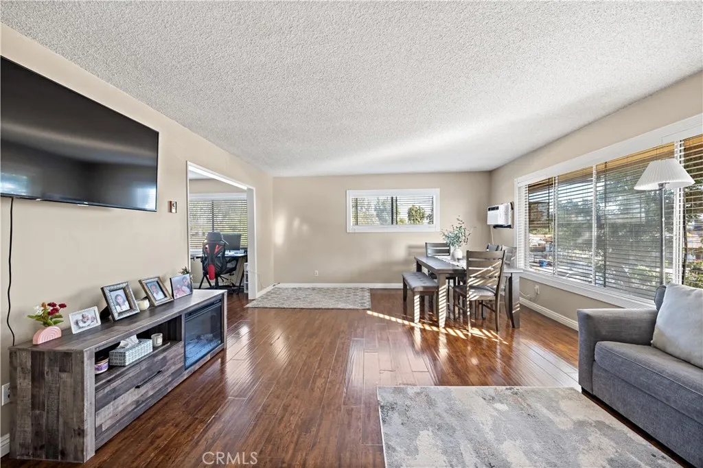 2018 Las Vegas Avenue 18, Pomona, California 91767 home-pic-4