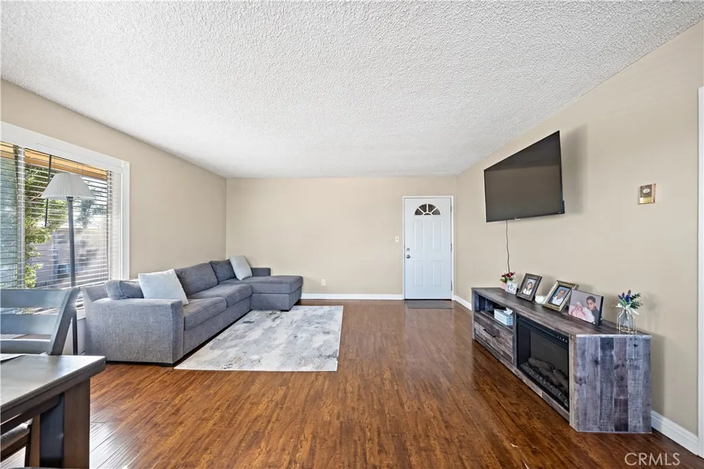 2018 Las Vegas Avenue 18, Pomona, California 91767 home-pic-3