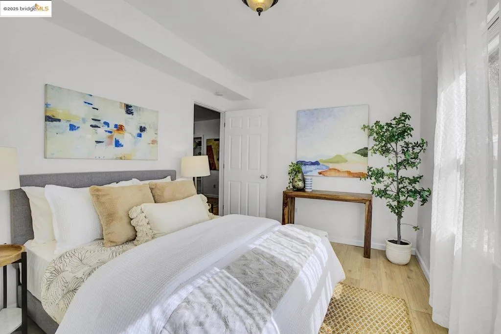 3830 Clarke St, Oakland, California 94609 home-pic-14