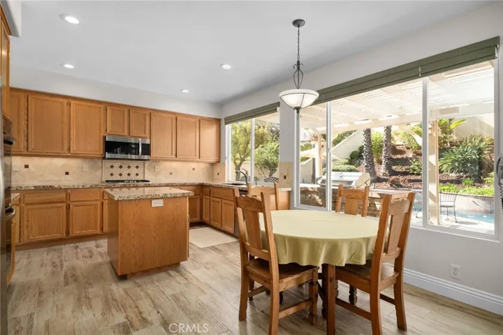 Great entertainer's kitchen.