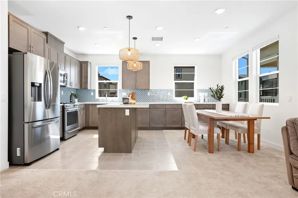 221 Gallop Court, Rancho Mission Viejo, California 92694 home-pic-3