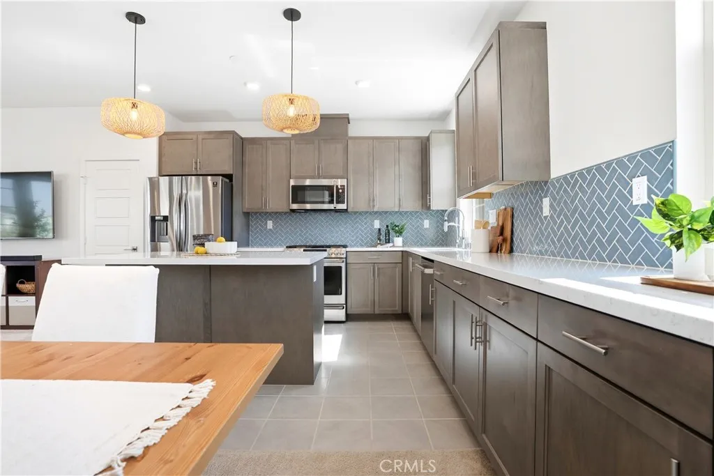 221 Gallop Court, Rancho Mission Viejo, California 92694 home-pic-6