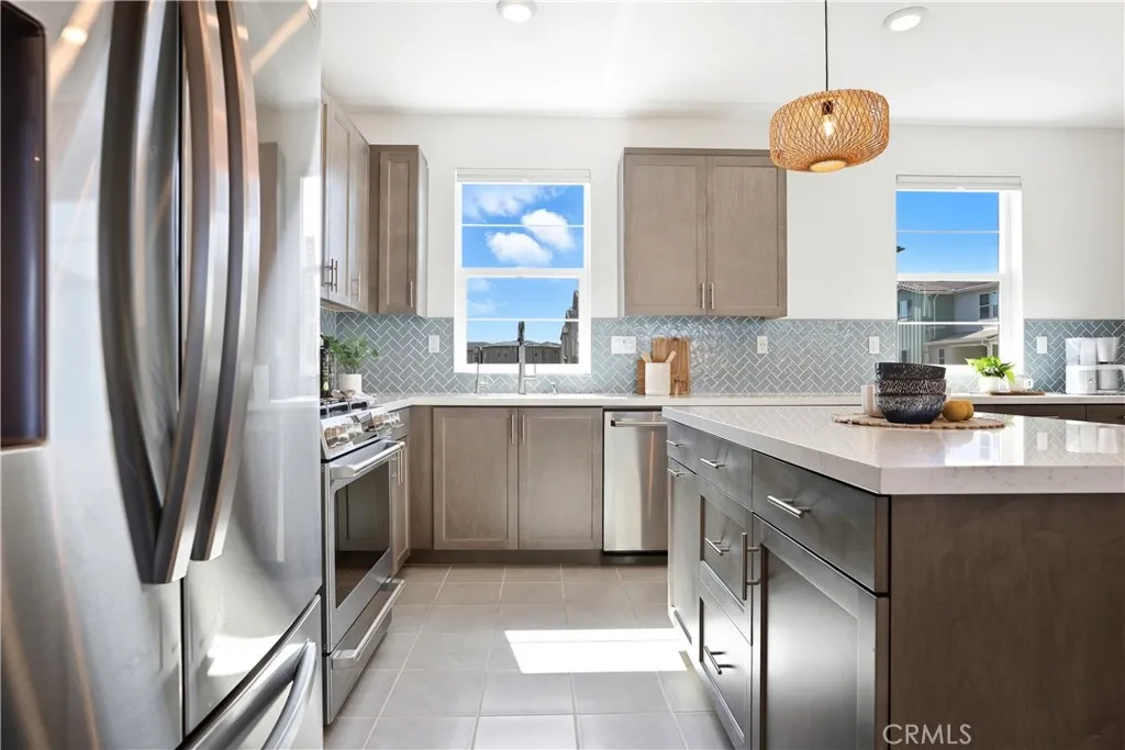 221 Gallop Court, Rancho Mission Viejo, California 92694 home-pic-4