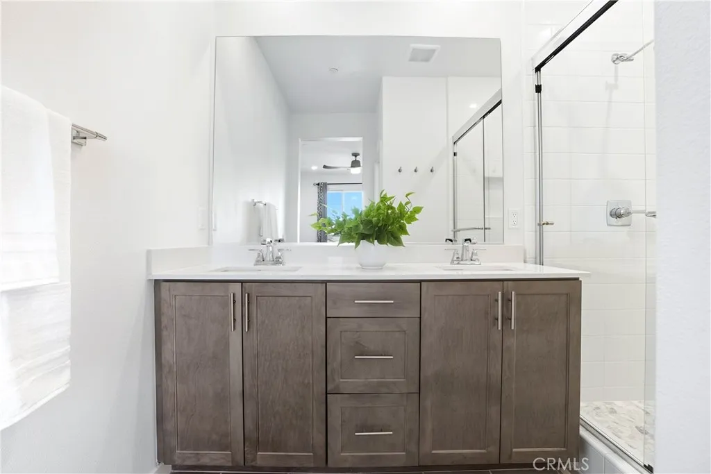 221 Gallop Court, Rancho Mission Viejo, California 92694 home-pic-16
