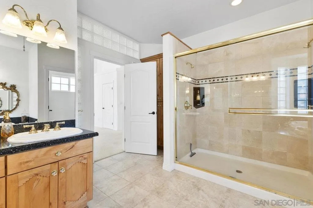 3232 N Twin Oaks Valley Rd, San Marcos, California 92069 home-pic-28