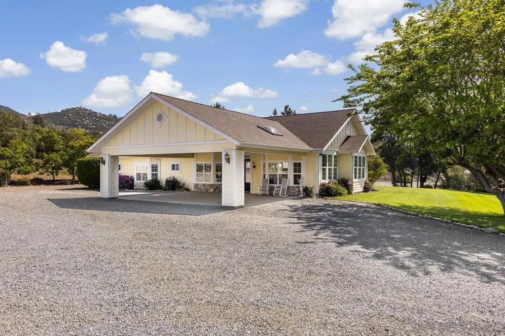 3232 N Twin Oaks Valley Rd, San Marcos, California 92069 home-pic-3