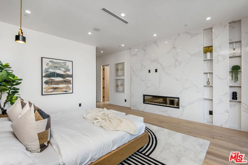 5132 Lindley Avenue, Encino, California 91316 home-pic-10