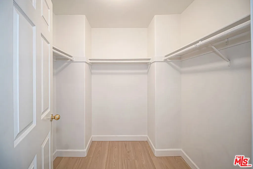 2950 S Bentley Avenue 3, Los Angeles, California 90064 home-pic-20