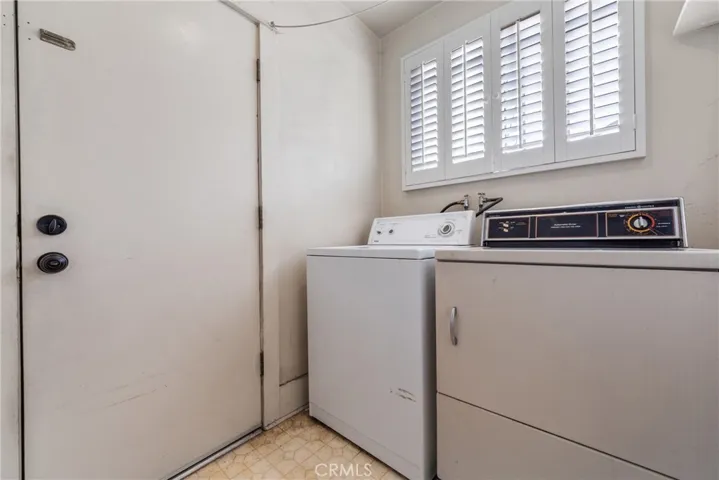 1122 W 77th Street, Los Angeles, California 90044