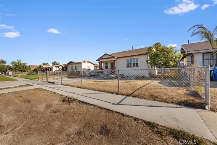 1122 W 77th Street, Los Angeles, California 90044