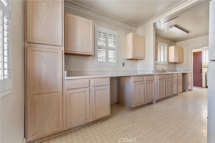 1122 W 77th Street, Los Angeles, California 90044