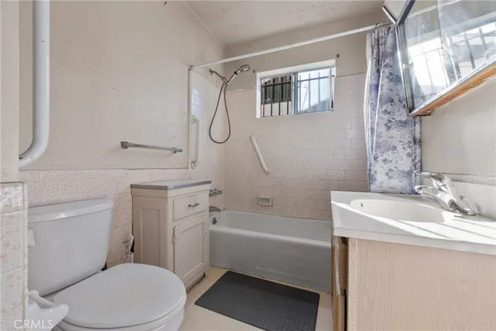 1122 W 77th Street, Los Angeles, California 90044
