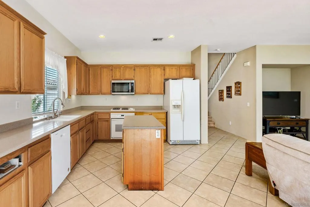 29213 Broken Arrow, Murrieta, California 92563 home-pic-15