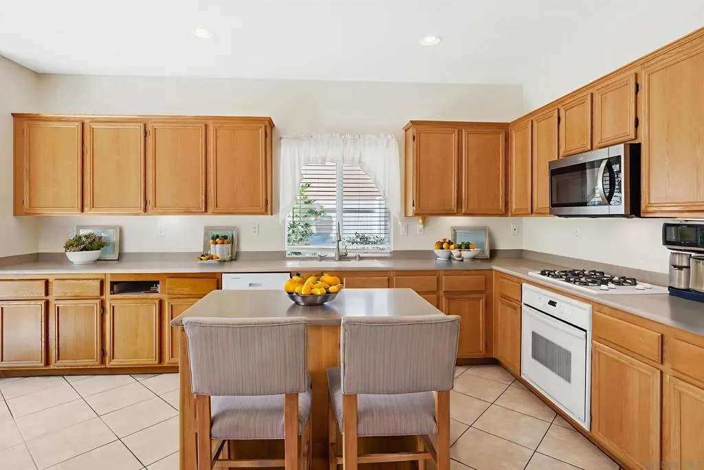 29213 Broken Arrow, Murrieta, California 92563 home-pic-14