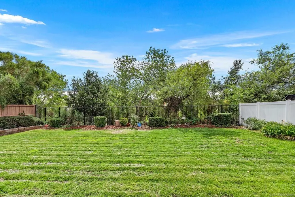 29213 Broken Arrow, Murrieta, California 92563 home-pic-59