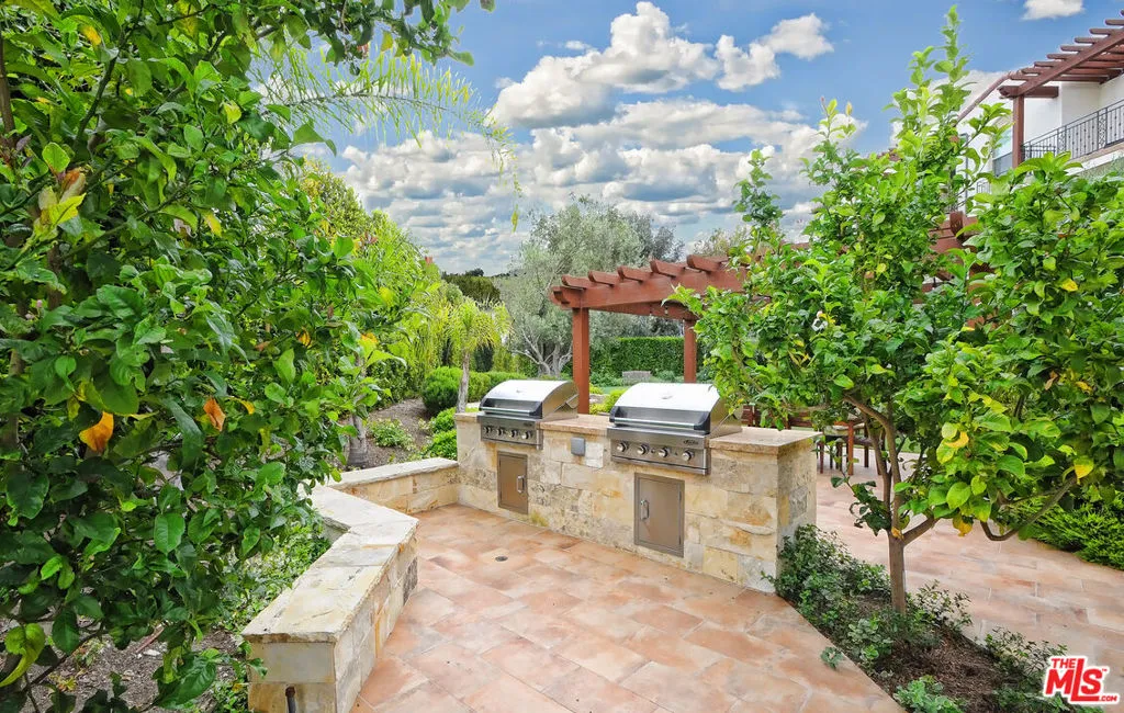 28220 Highridge Road 208, Rolling Hills Estates, California 90274 home-pic-22