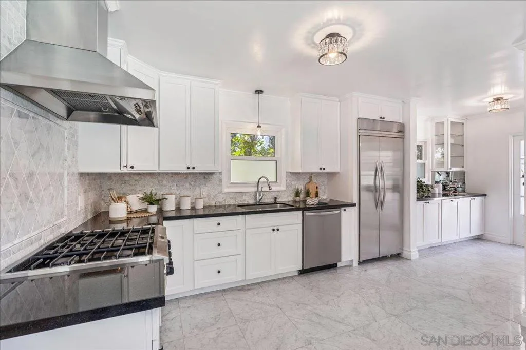 2602 N Louise, Santa Ana, California 92706 home-pic-26