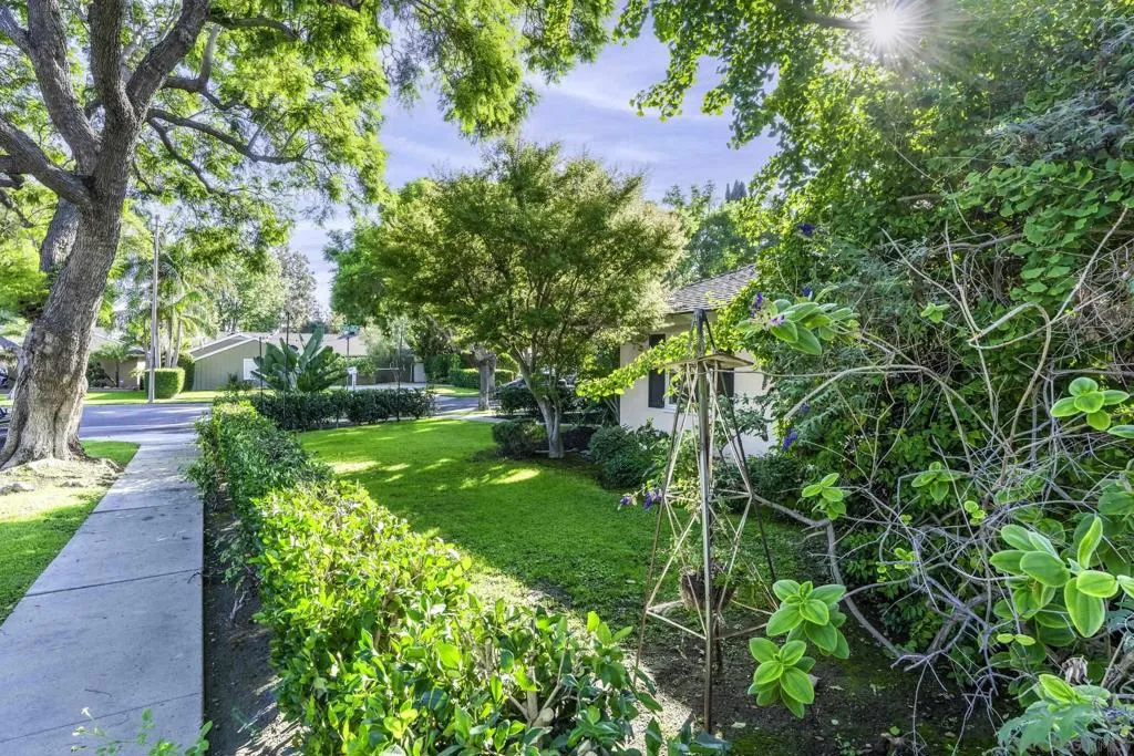 2602 N Louise, Santa Ana, California 92706 home-pic-59