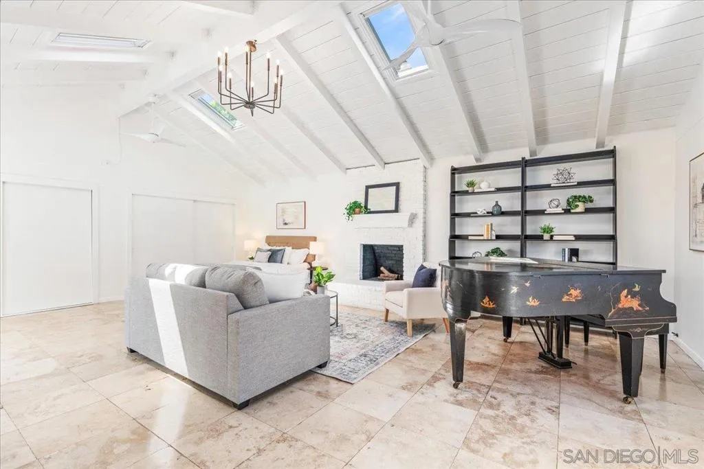 2602 N Louise, Santa Ana, California 92706 home-pic-8