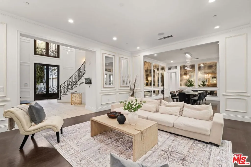 4923 Amigo Avenue, Tarzana, California 91356 home-pic-4