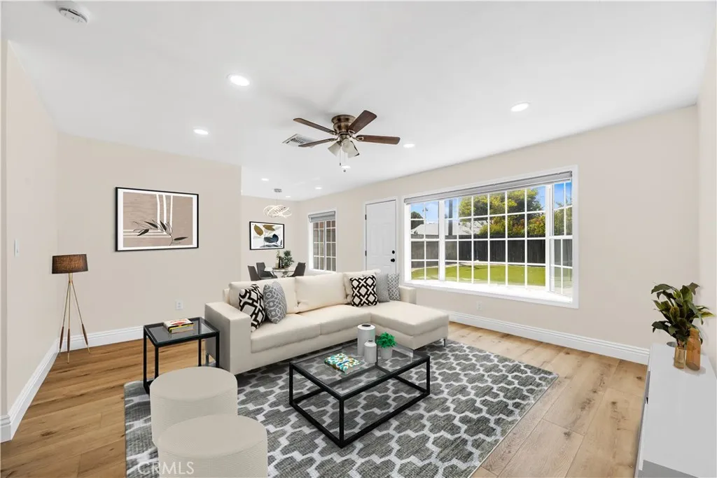 7927 Zelzah, Reseda, California 91335 home-pic-7