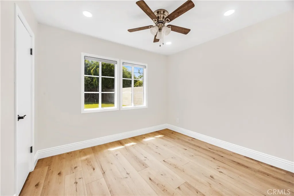 7927 Zelzah, Reseda, California 91335 home-pic-21