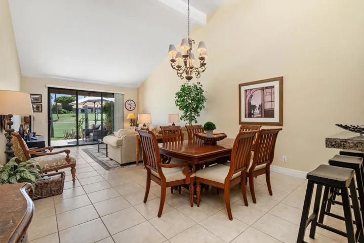 76237 Impatiens - Dining Room