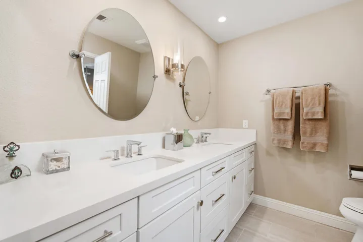 76237 Impatiens - Primary Bdrm Bathroom
