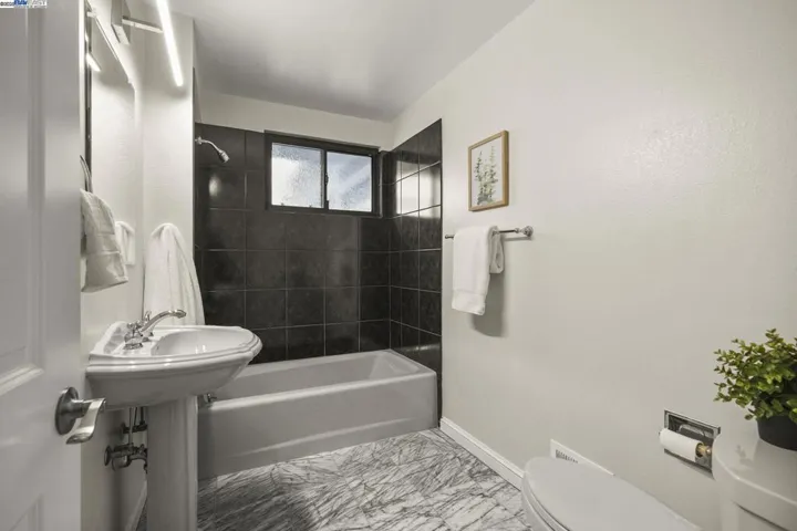 4171 School Street, Pleasanton, California 94566